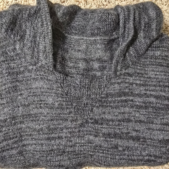 Paka - The Hoodie - Charcoal XL EUC - Picture 6 of 6